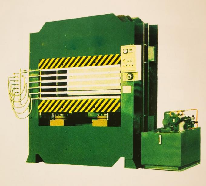 लकड़ी के काम के लिए CE प्रमाणन लकड़ी दबाने वाली मशीन कूल प्रेस मशीन 220V 1