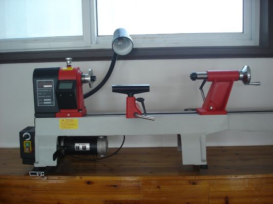 स्पीड वेरिएबल स्मॉल वुड लेथ कास्ट आयरन स्ट्रक्चर रफ टर्निंग 500rpm