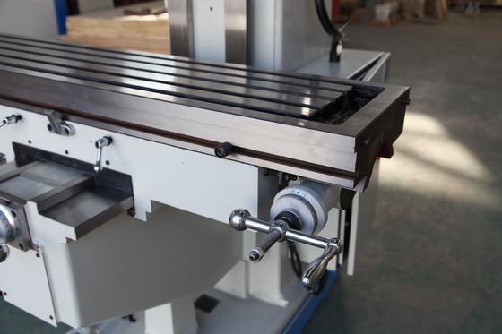 3HP मिलिंग ड्रिलिंग मशीन ISO 9001 यूनिवर्सल मिलिंग मशीन